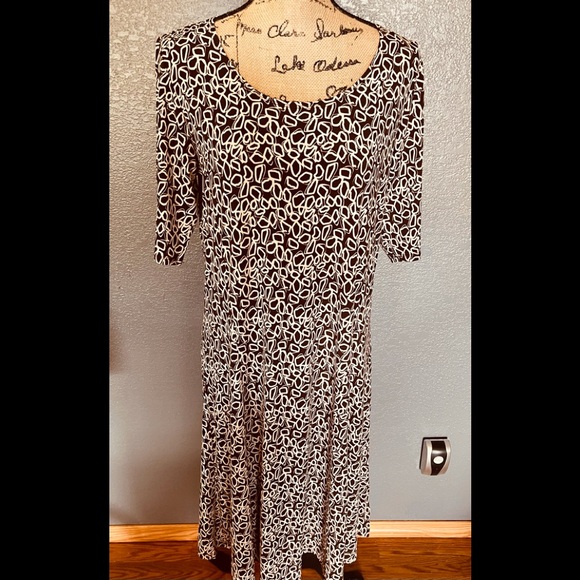 Susan Graver Dresses & Skirts - ⭕️Susan Graver Dress, Very Soft Jersey   M